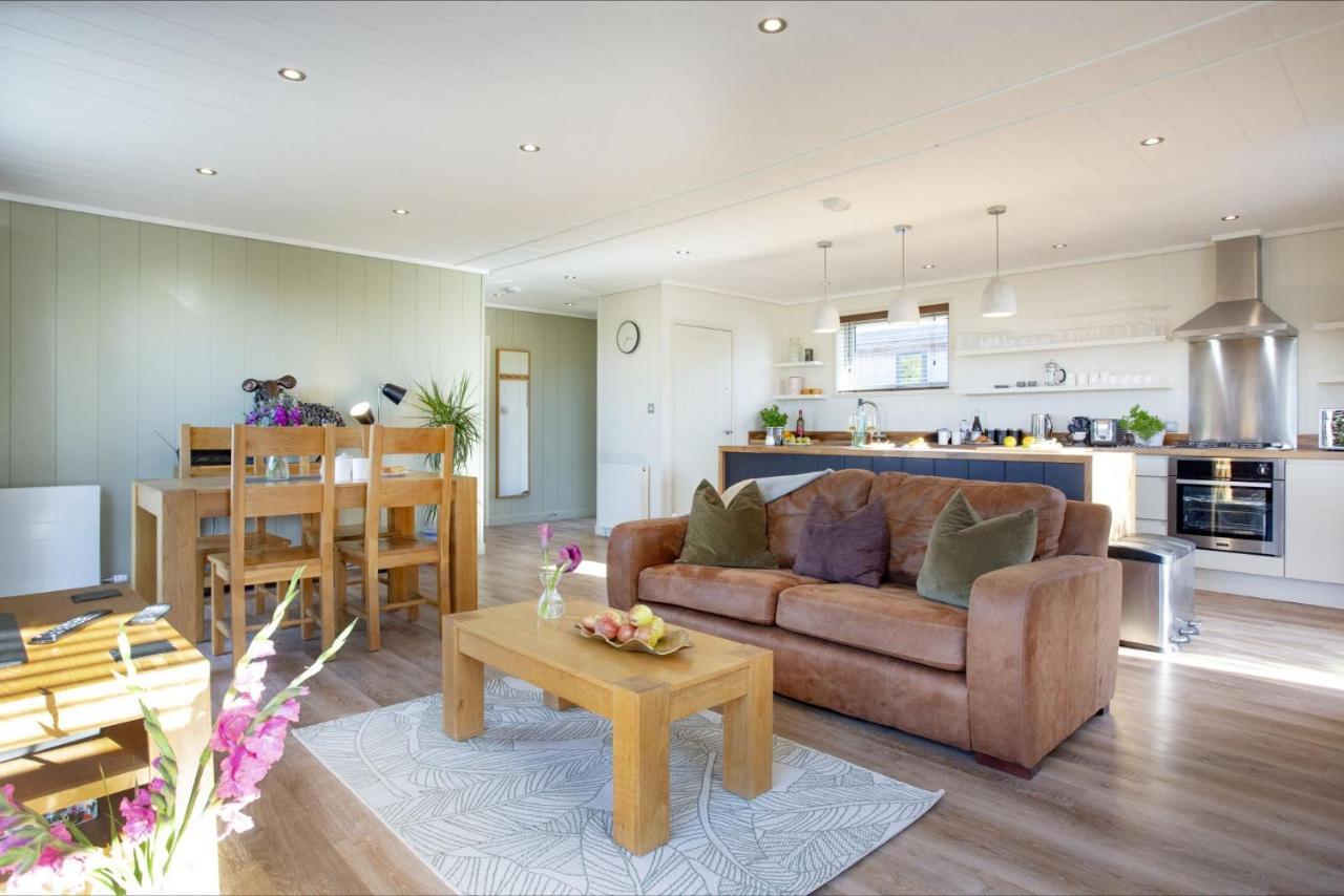 Whileaway Lodge, Strawberryfield Park شيدر المظهر الخارجي الصورة