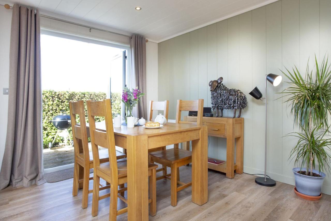 Whileaway Lodge, Strawberryfield Park شيدر المظهر الخارجي الصورة